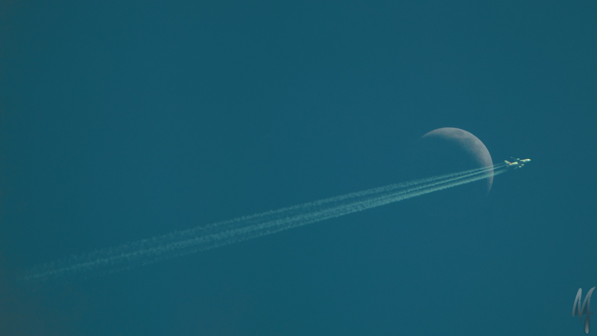 Flugzeug vor Sichelmond